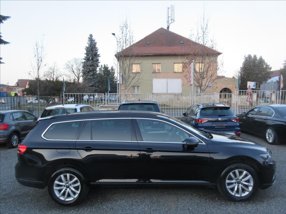 Volkswagen Passat, 2,0 TDI DSG Elegance - fotka 4