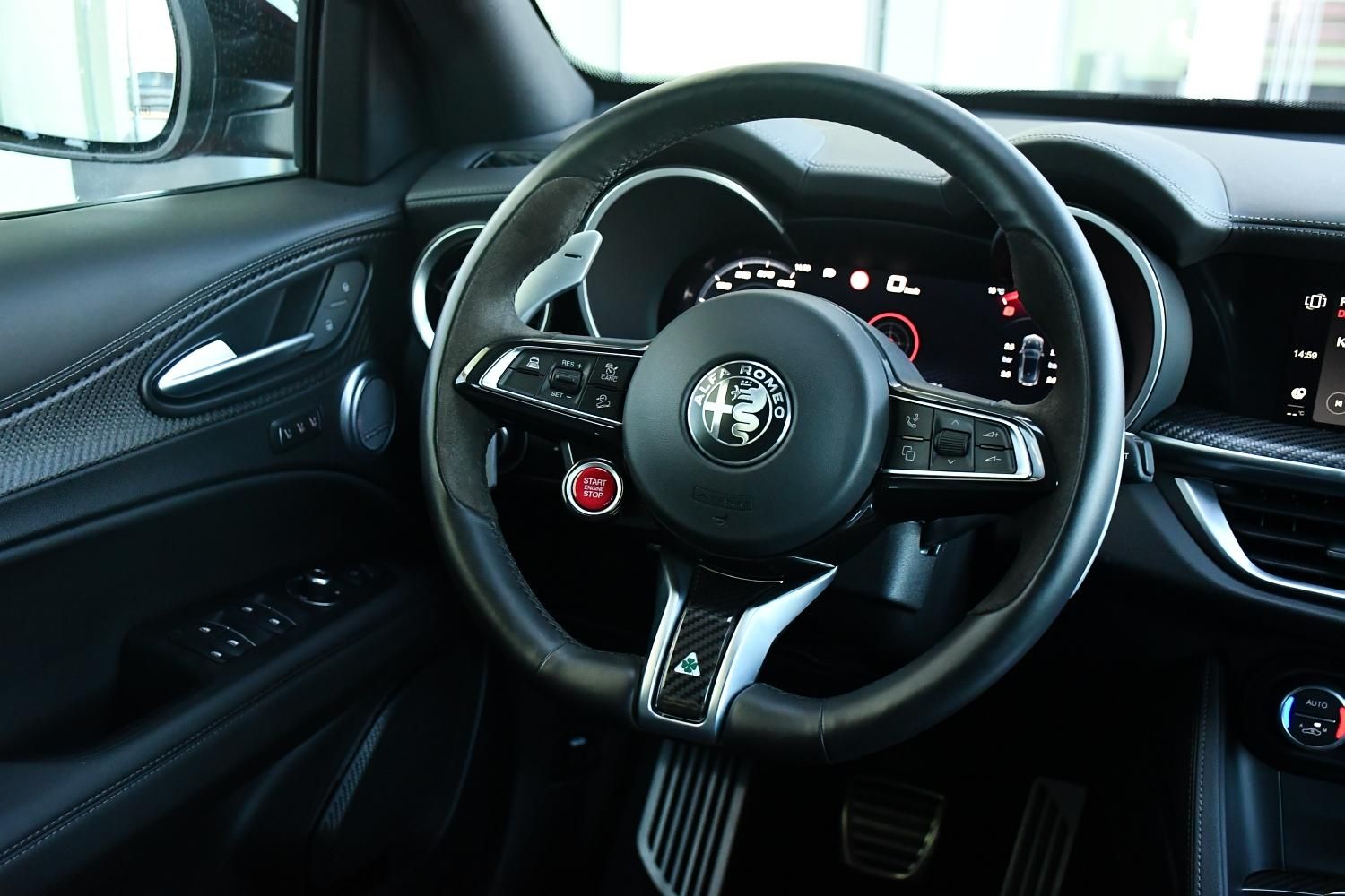 Alfa Romeo Stelvio, 2.9V6 Bi-T.382 kW QUADRIFOGLIO - fotka 6