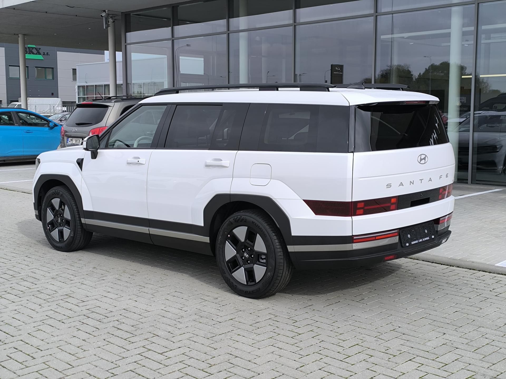 Hyundai Santa Fe, 1,6 T-GDI HEV 2WD SMART - fotka 3