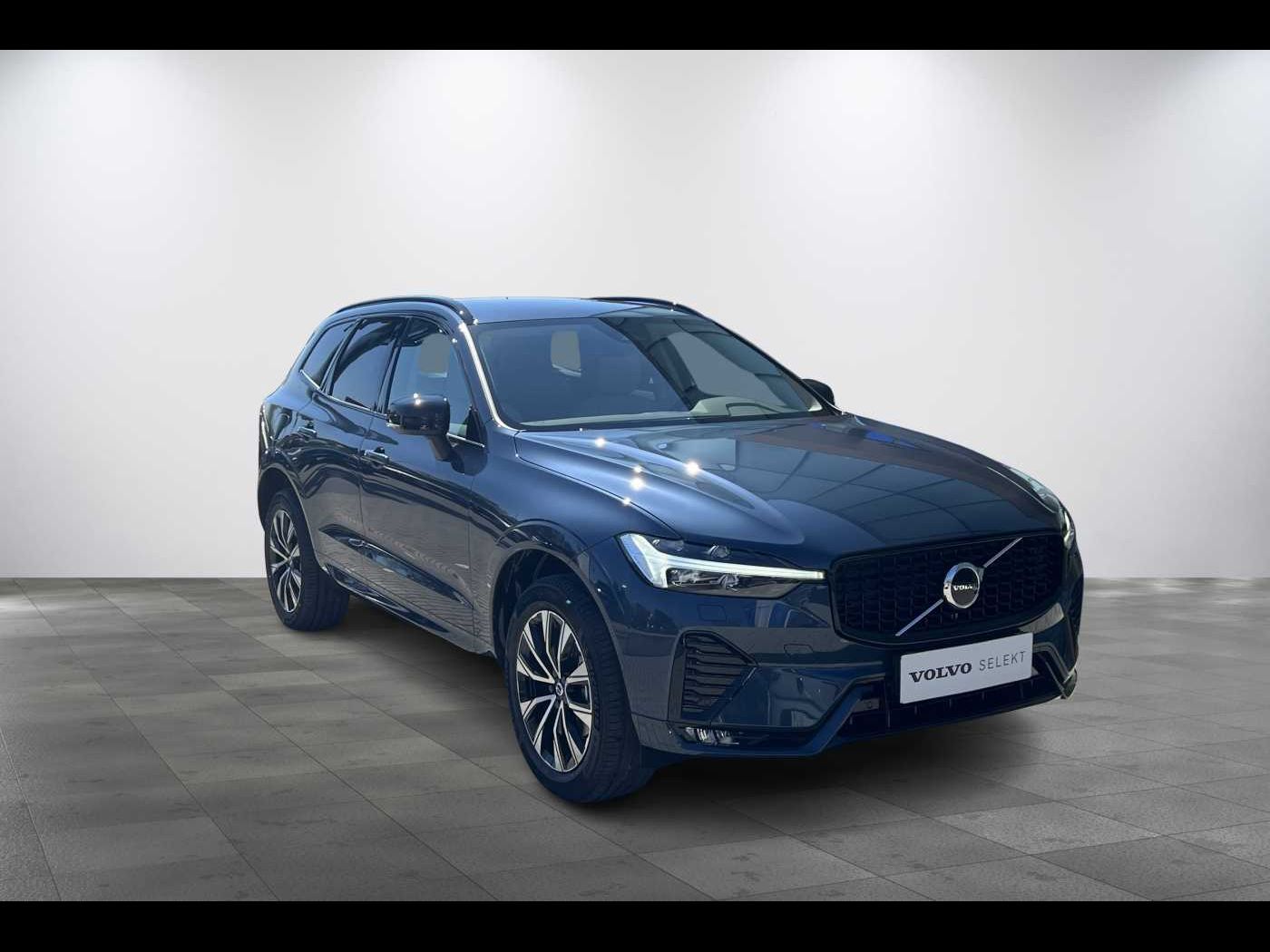 Volvo XC60, B5 AWD PLUS, ACC, LIGHT PAKET - fotka 4