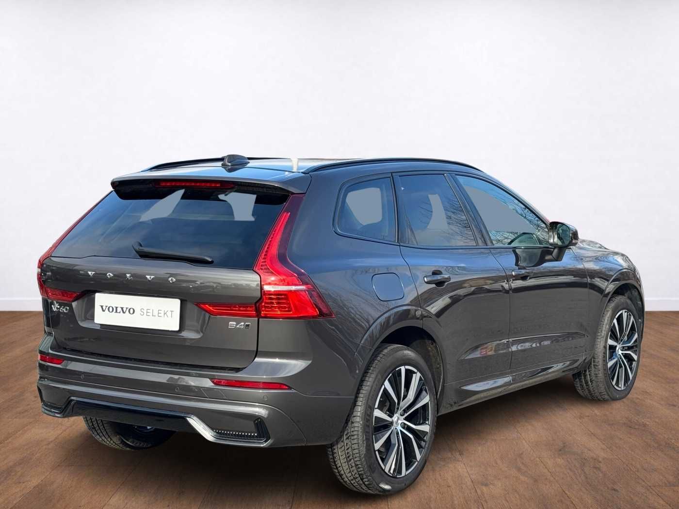 Volvo XC60, Plus Plus, B4 AWD mild hybrid, - fotka 5