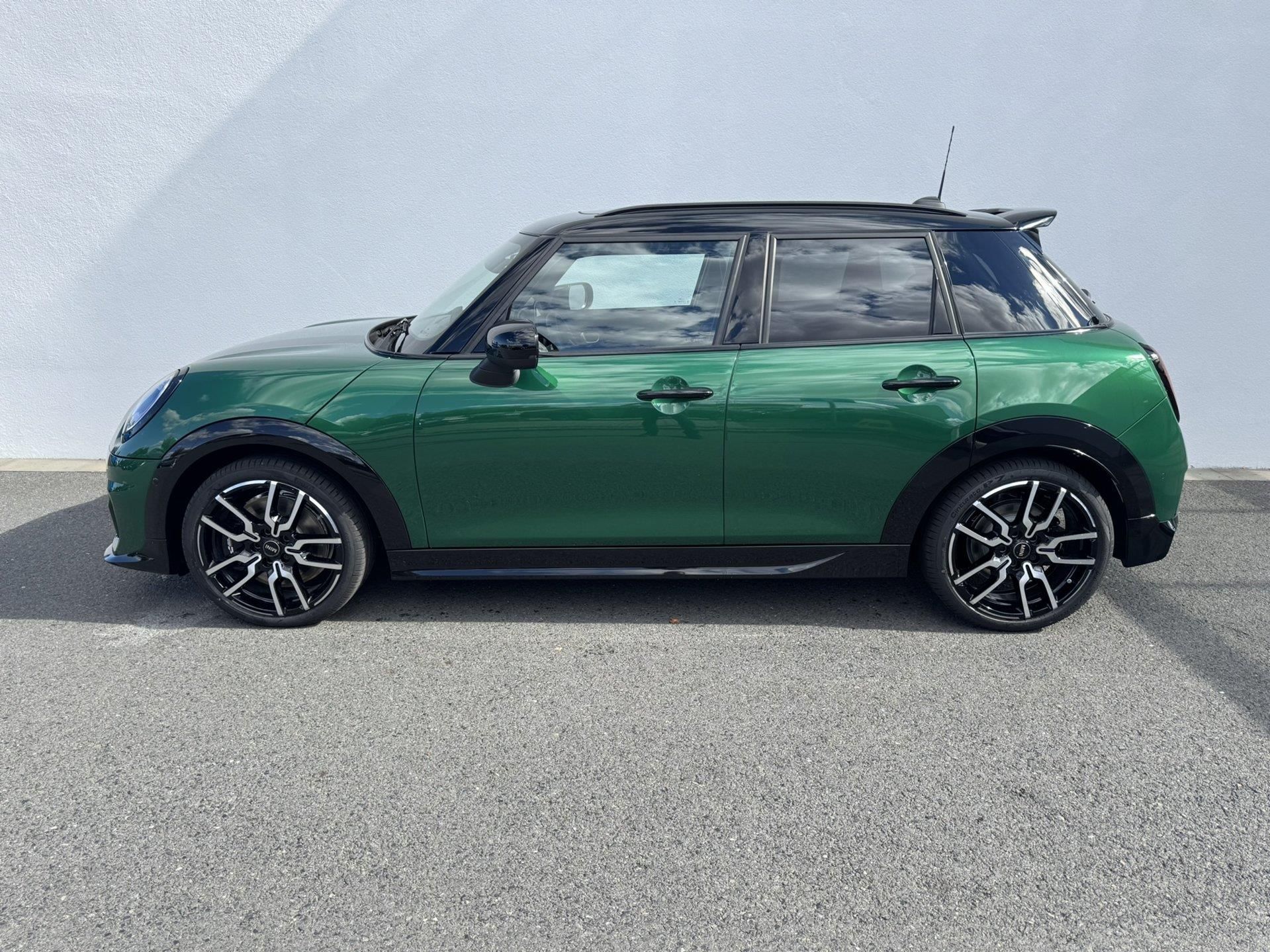 Mini Cooper, 5 door (F65) S - fotka 5