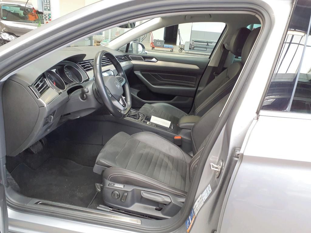 Volkswagen Passat Variant, Elegance 2.0 TDI 110kW 7DSG - fotka 6