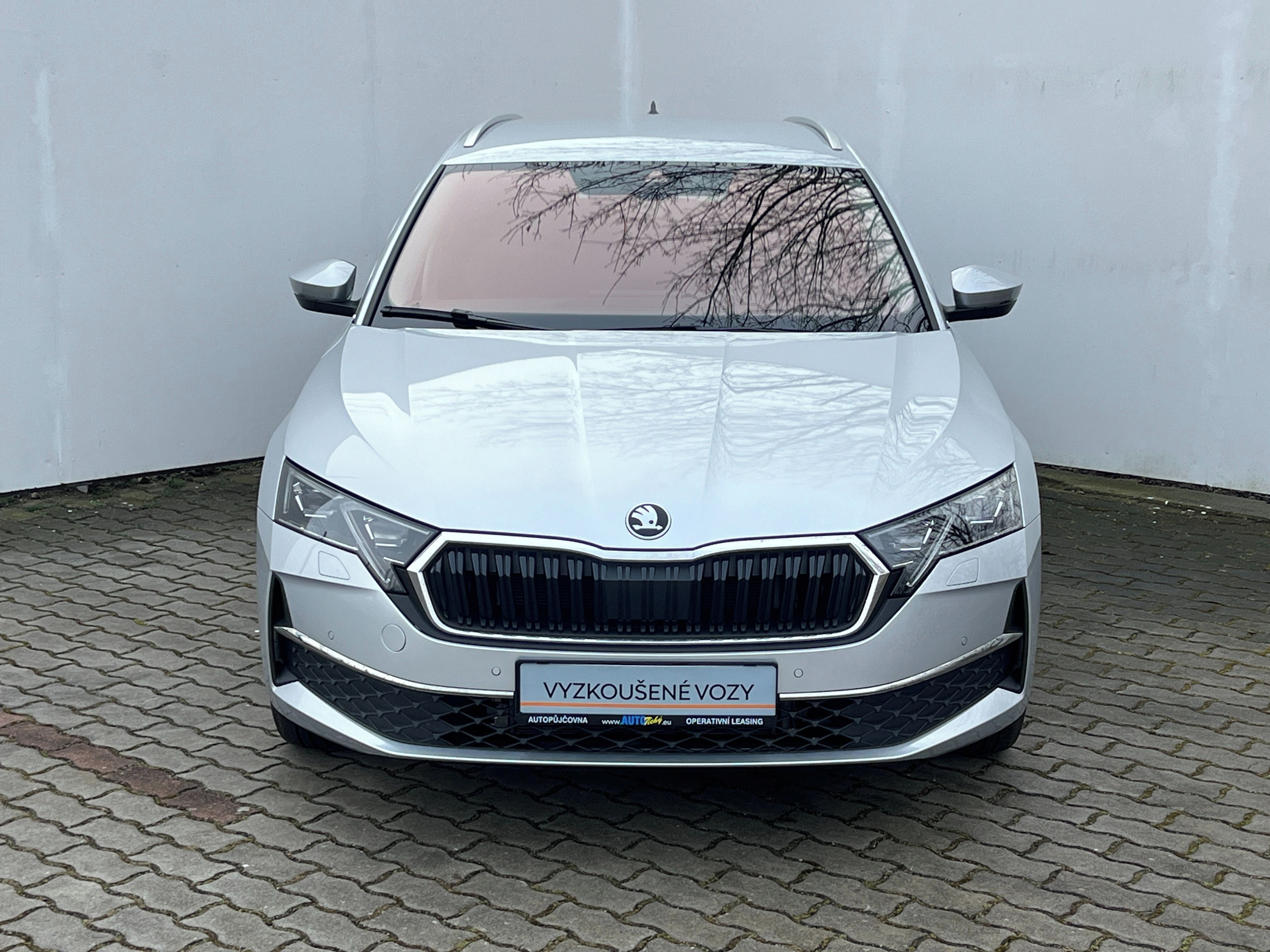 Škoda Octavia, 2,0 TDI / 110 kW Selection - fotka 2