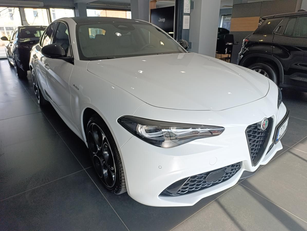 Alfa Romeo Giulia, Veloce 2,2 JTDm 210k Q4 - fotka 3