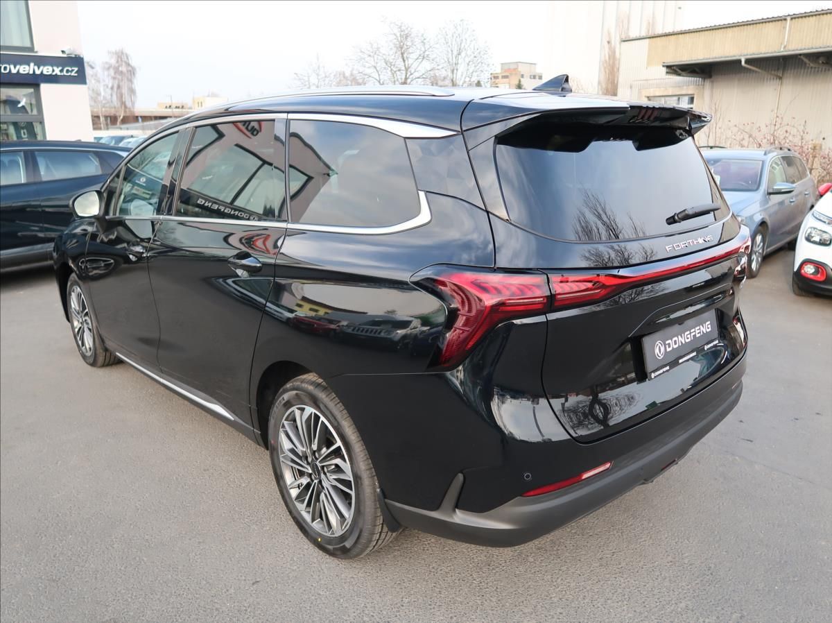 Dongfeng U-Tour, 1,5 T 130 kW ExclusiveFR 7míst - fotka 4