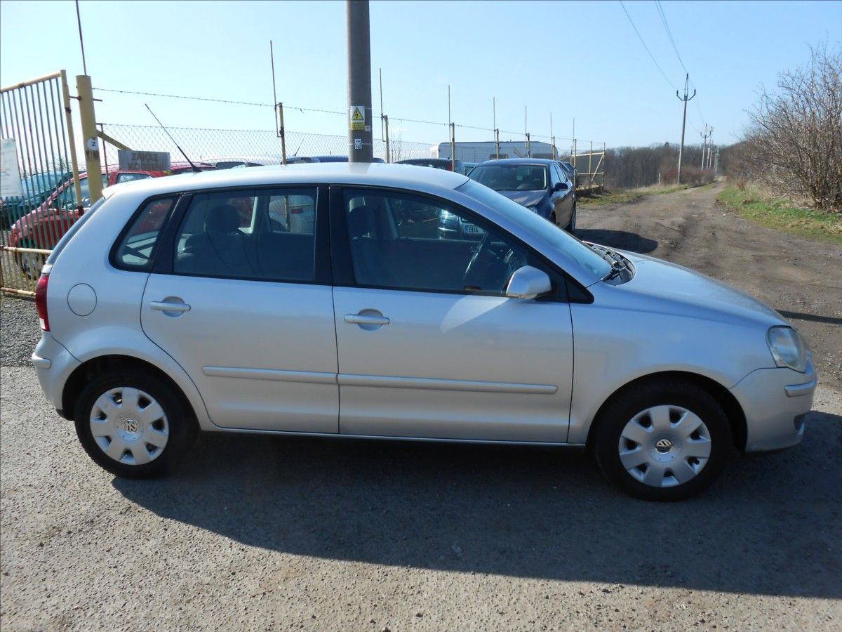 Volkswagen Polo, 1,2 47 kW KLIMA Serviska - fotka 2