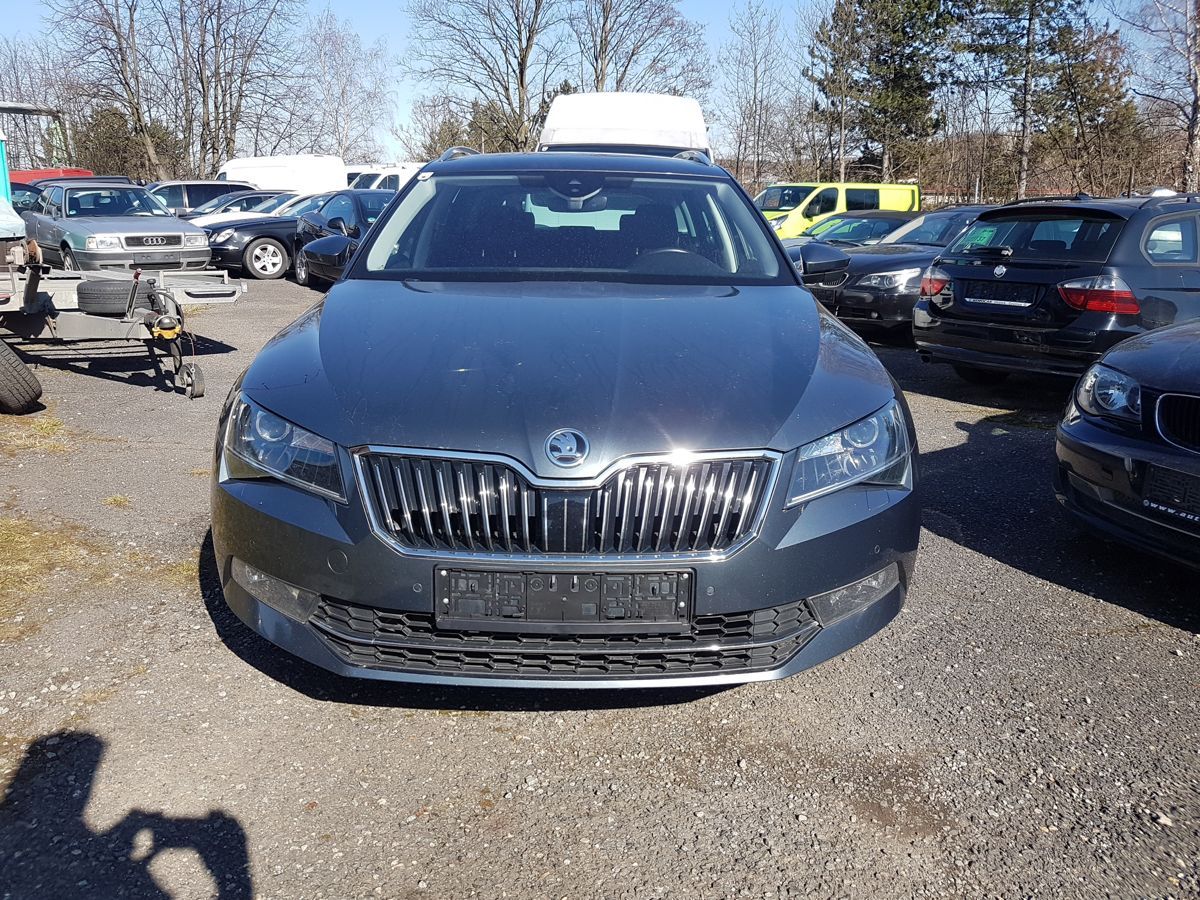 Škoda Superb, 2.0TDi 110KW DSG NAVI - fotka 2