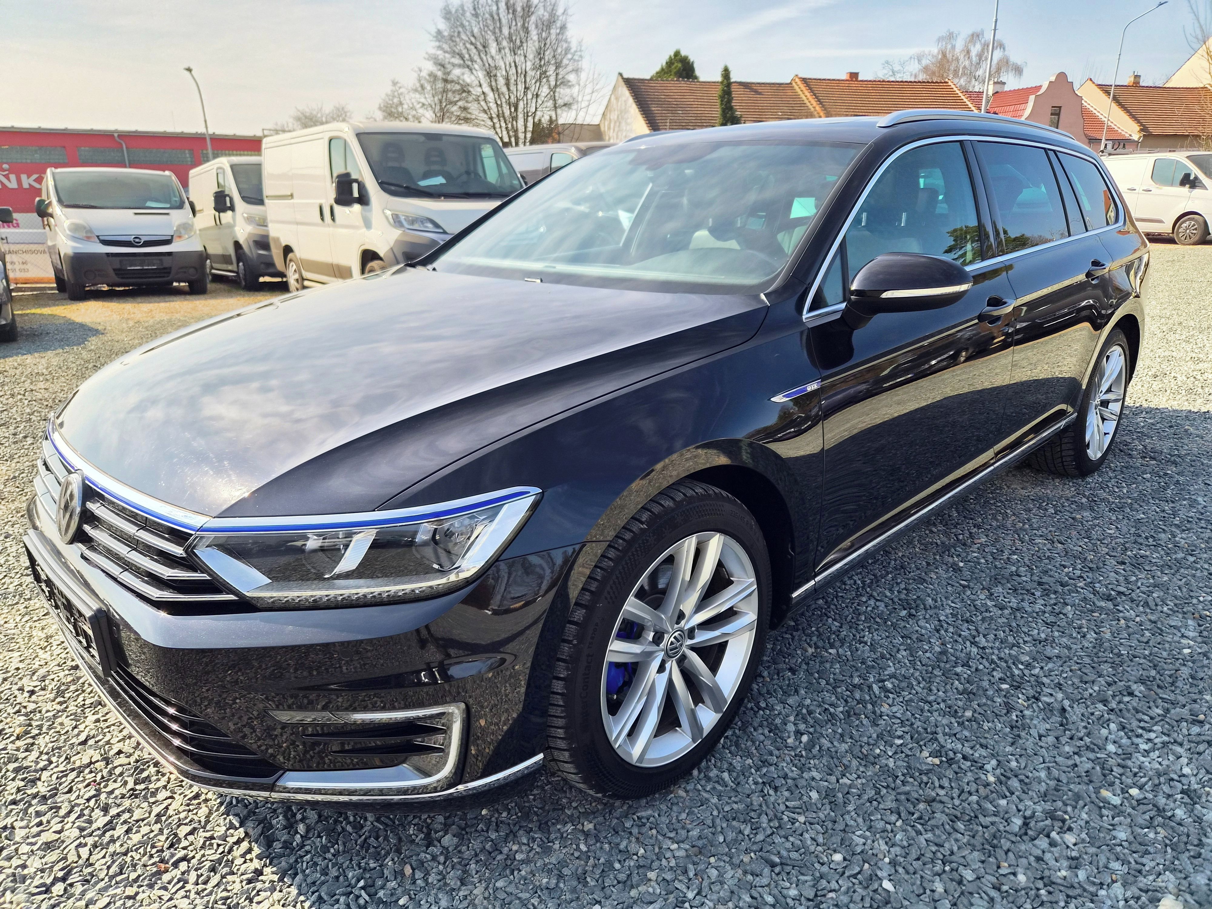 Volkswagen Passat, GTE 1.4 TSI 12/2016 PANORAMA - fotka 3