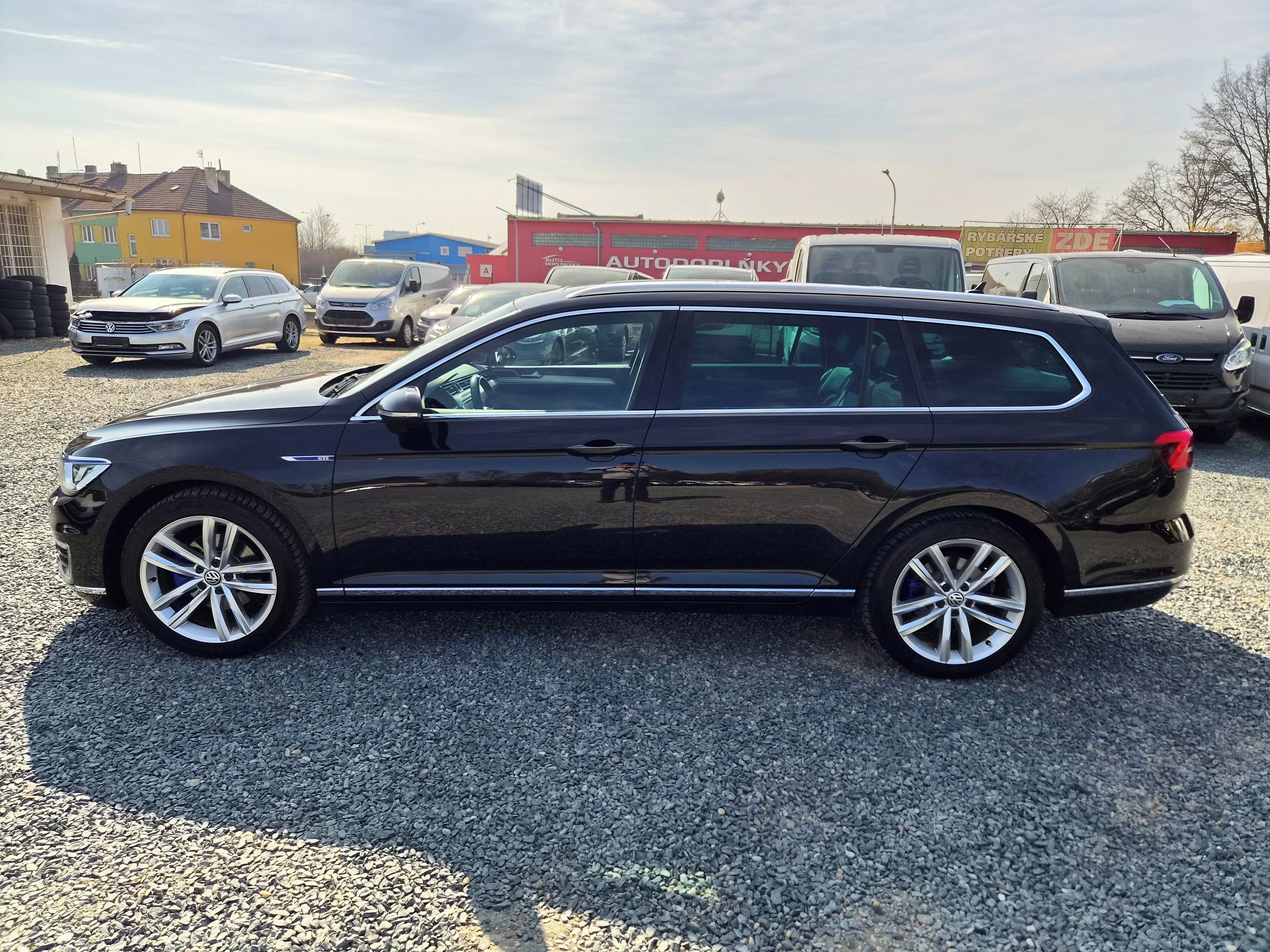 Volkswagen Passat, GTE 1.4 TSI 12/2016 PANORAMA - fotka 4