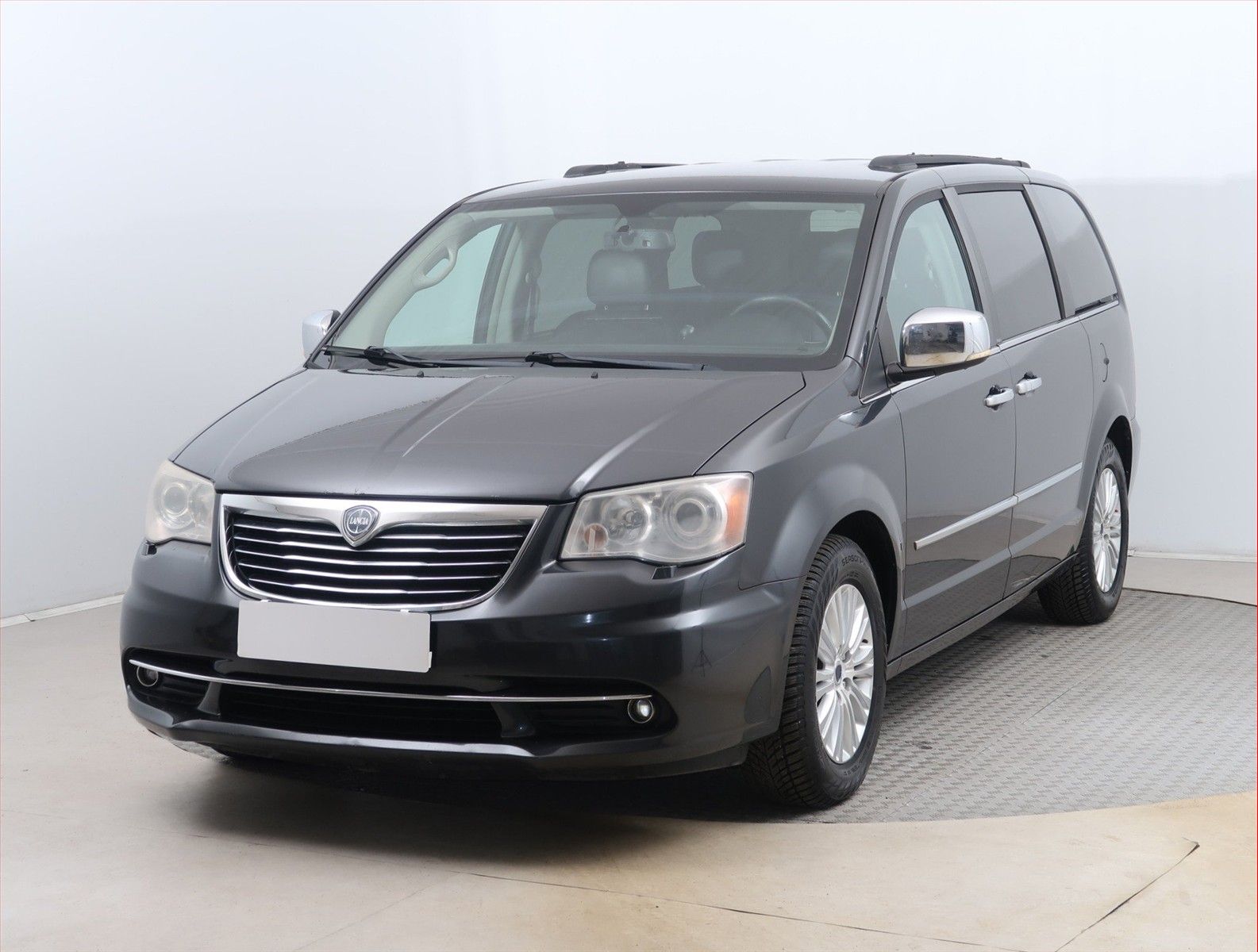 Lancia Voyager, 2.8 CRD, NOVÁ CENA, Automat - fotka 2