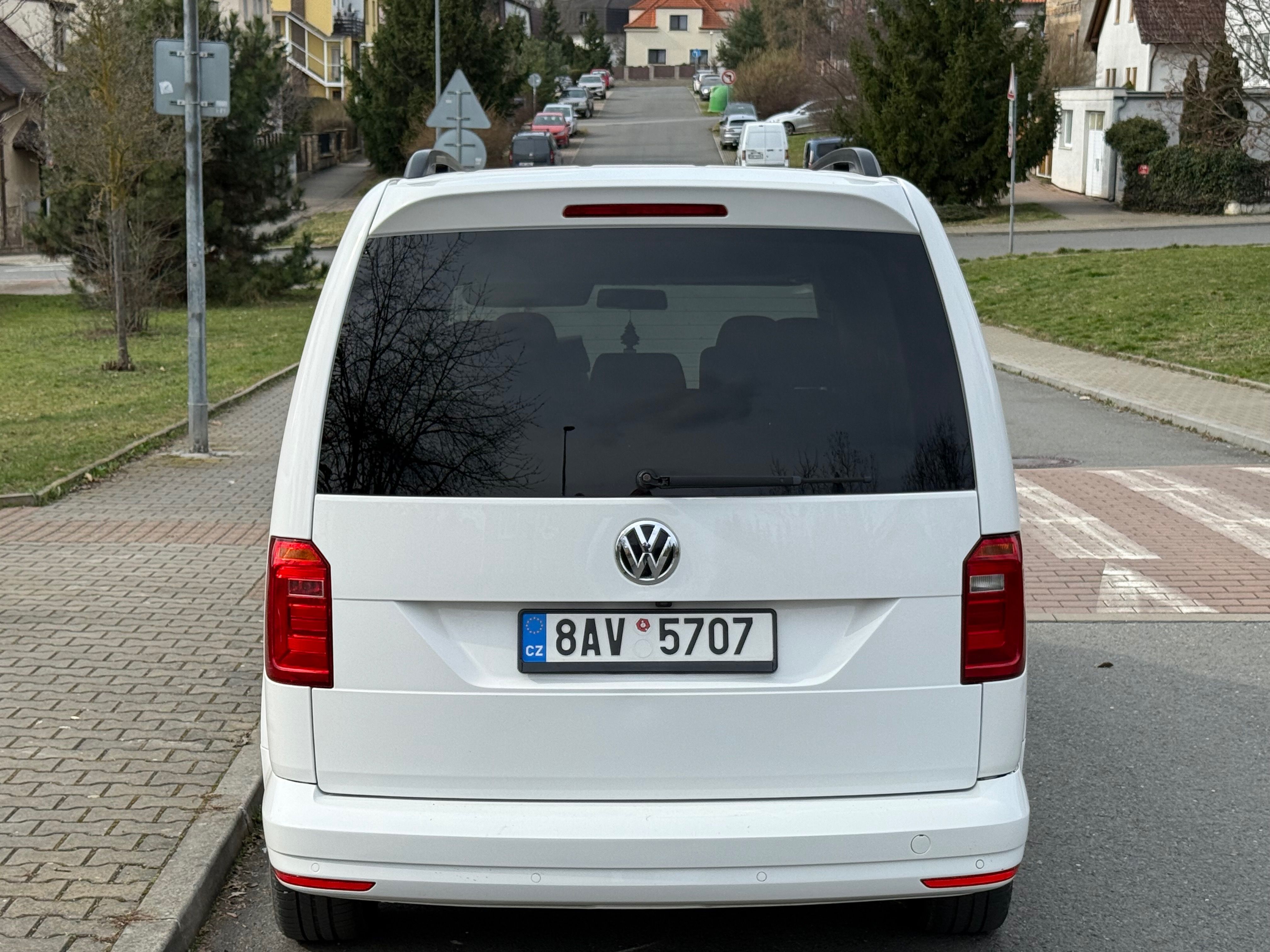 Volkswagen Caddy, Long 2.0tdi 7míst boh.výbava - fotka 5
