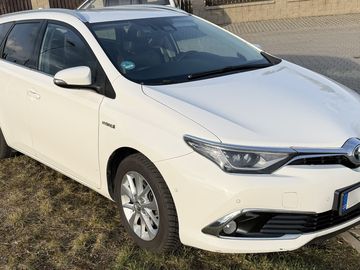 1.8 Hybrid e-CVT Executive