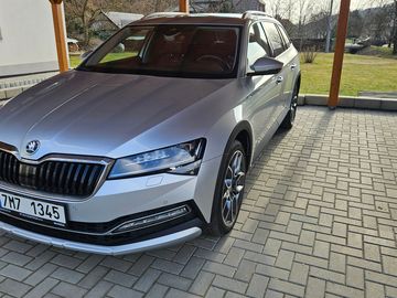 Škoda Superb scout 2.0 TSI 206