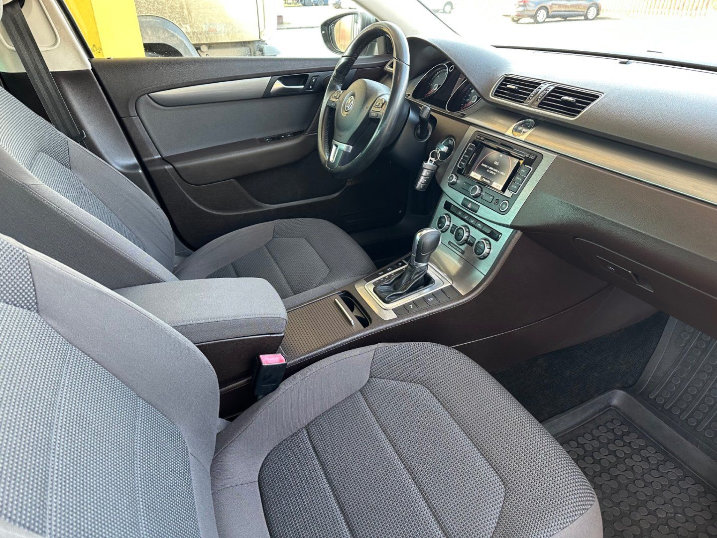 Volkswagen Passat, 2.0TDi DSG, NAVI, EL. KUFR, - fotka 6