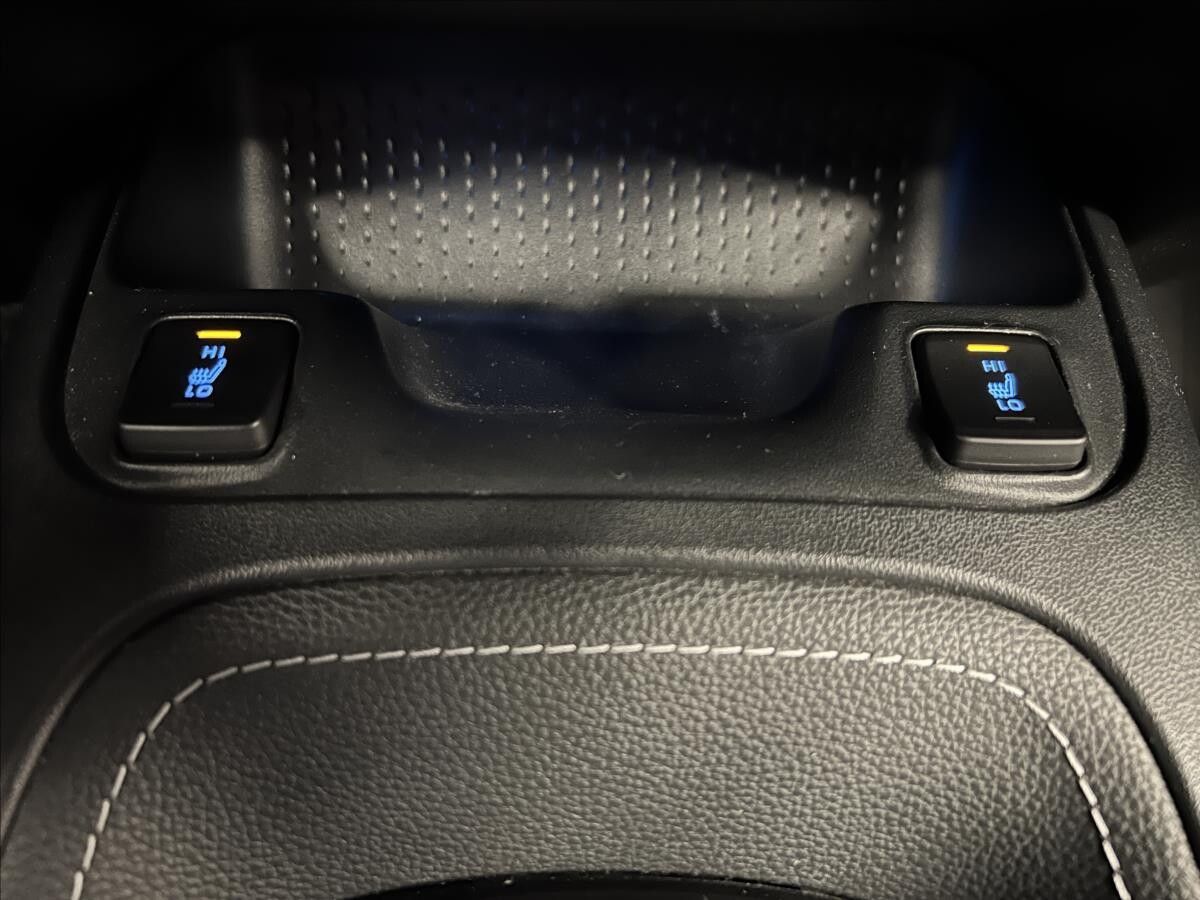 Toyota Corolla, 1,8 TS COMFORT STYLE TECH - fotka 6