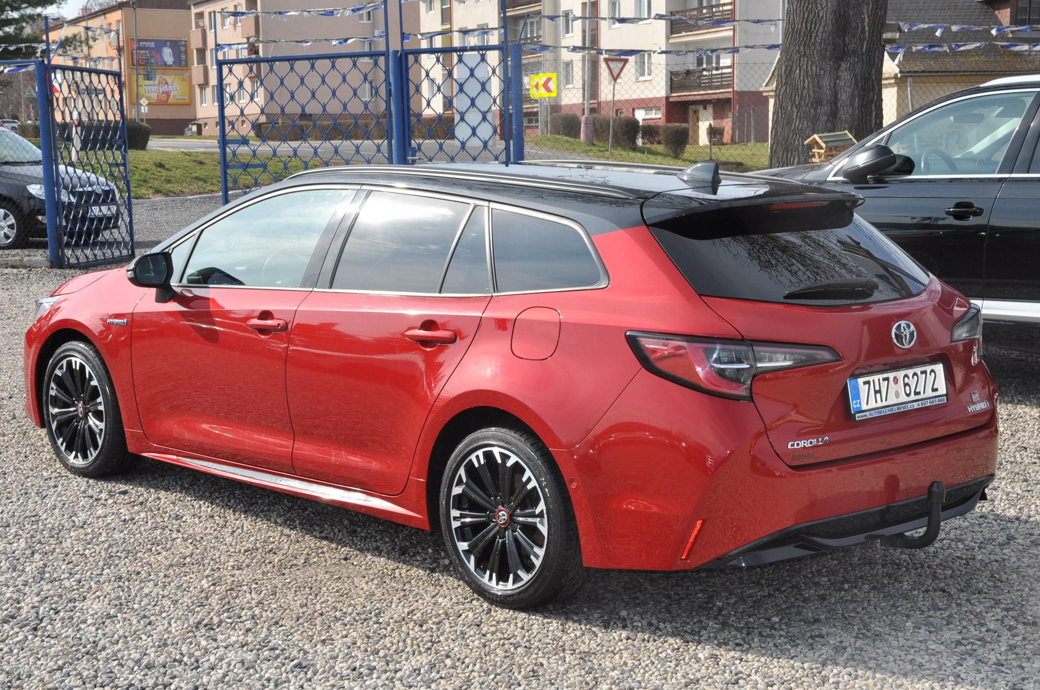 Toyota Corolla, 2.0 Hybrid 112kW KOMBI GR - fotka 4