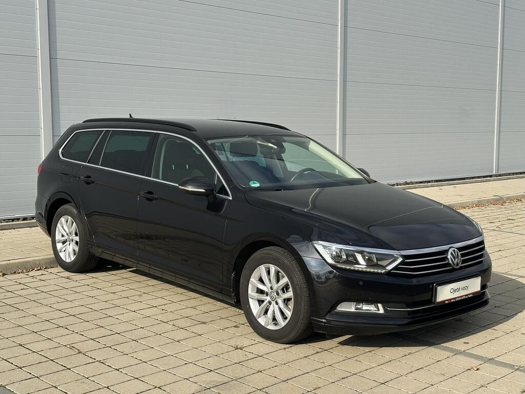 Volkswagen Passat, Comfortline 2.0 TDI 110 kW - fotka 3