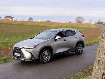 LEXUS NX350h 4x4Prestige+Pan