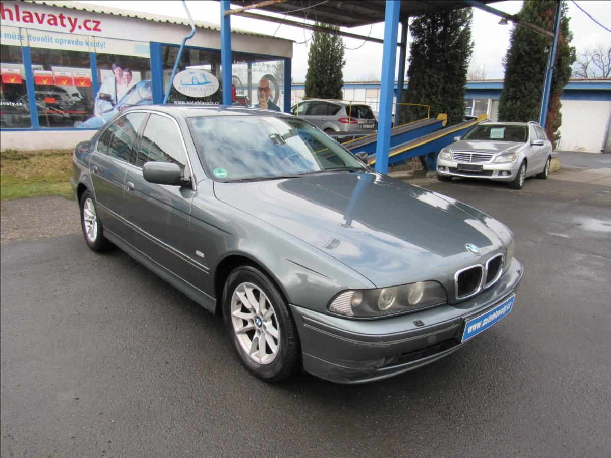 BMW Řada 5, 2,5 525i Steptronic Exklusiv - fotka 3