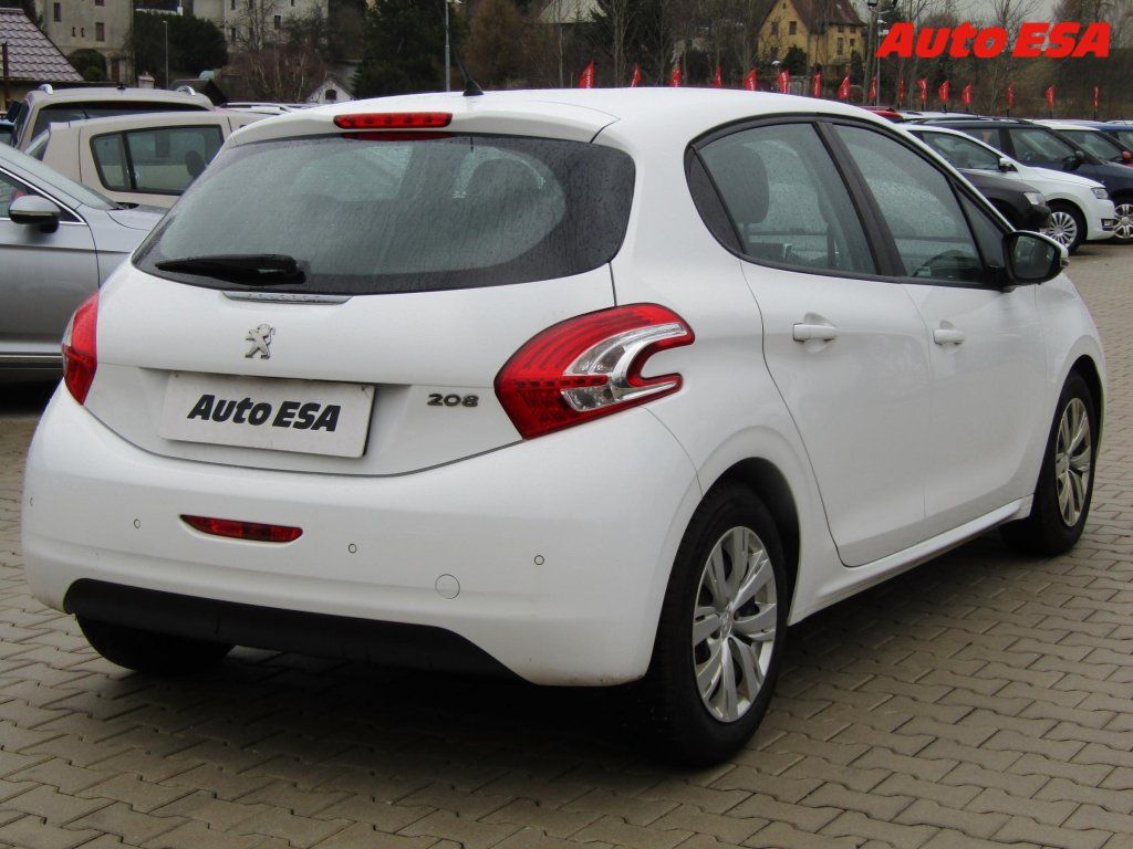 Peugeot 208, 1.2i,1.maj,ČR,AC,temp - fotka 6