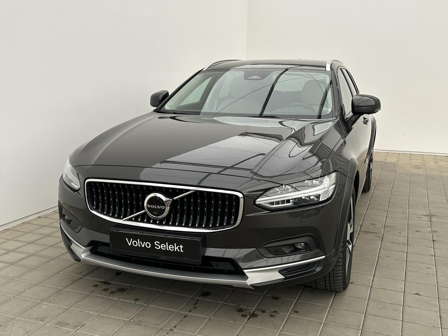 Volvo V90, 2.0B5 173kW 4x4 Cross Country