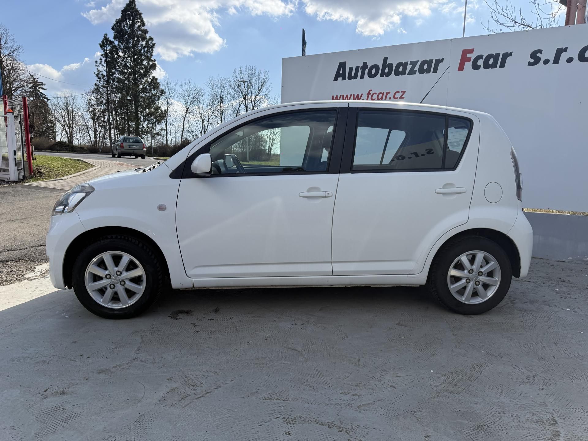 Daihatsu Sirion, 1.0i 51kW COC nová TK - fotka 4