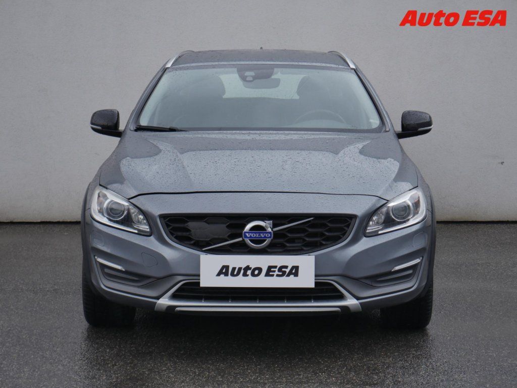 Volvo V60, 2.4 D4 4x4,ČR - fotka 2