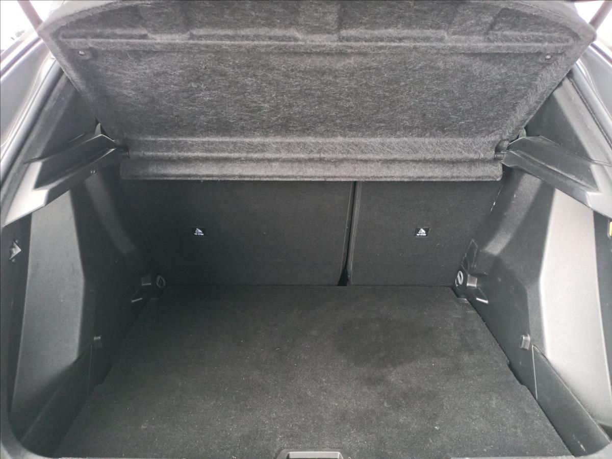 Peugeot 2008, Allure 1.2 PT 130k EAT8 - fotka 6