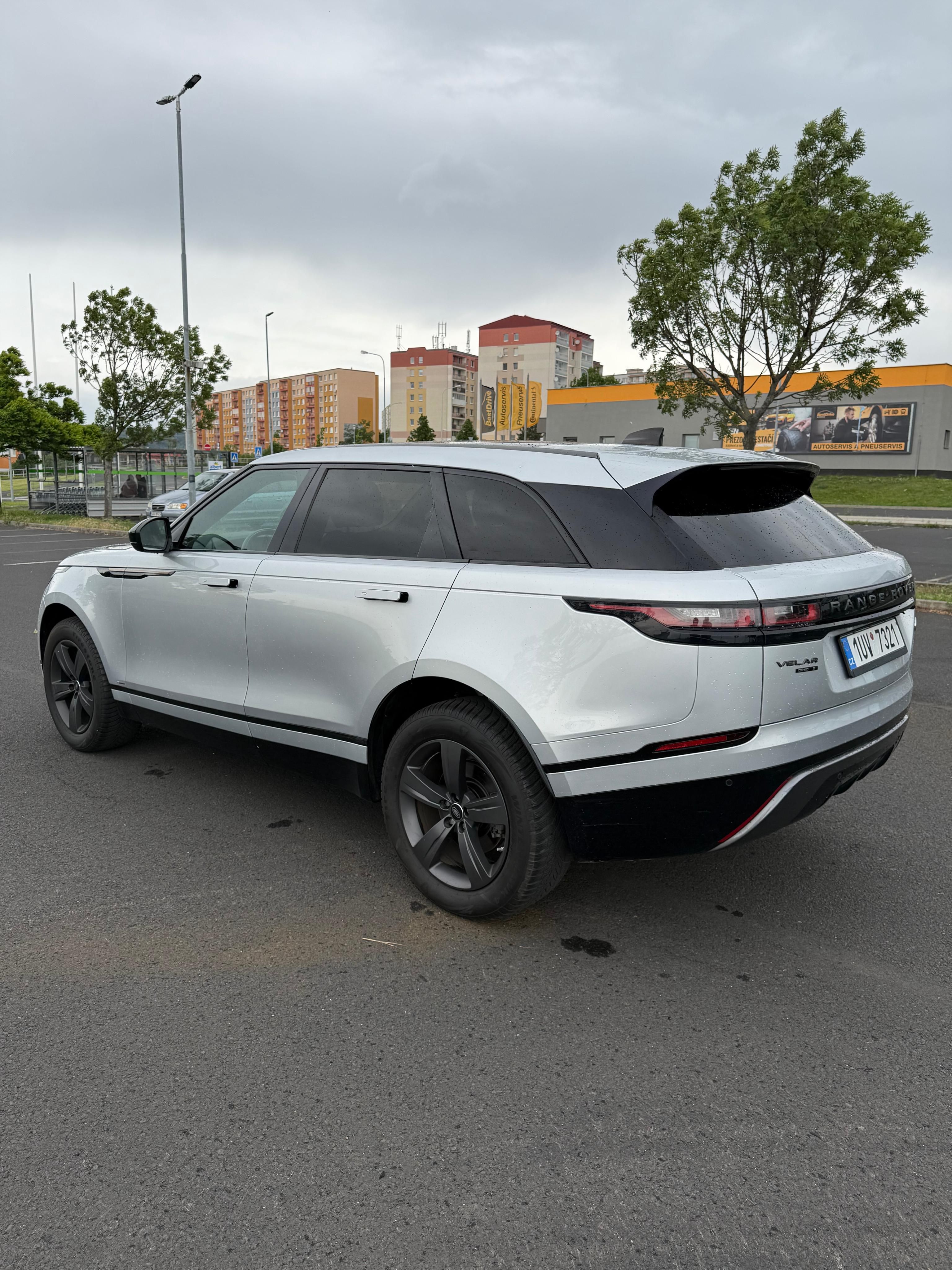 Land Rover Range Rover Velar, 2.0 TDi 177KW, R-Dynamic, 4x4 - fotka 4