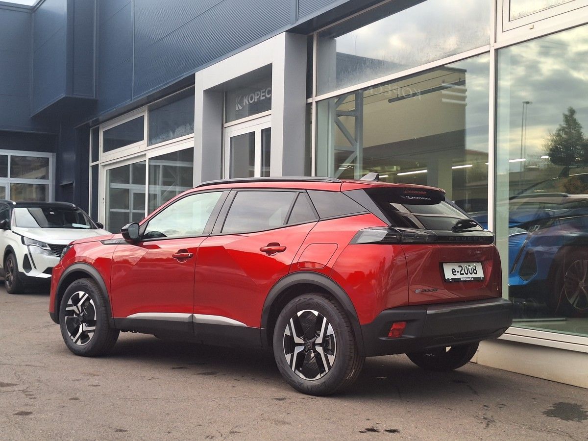 Peugeot 2008, e-ALLURE 115 kW / 156 k (Bater - fotka 4