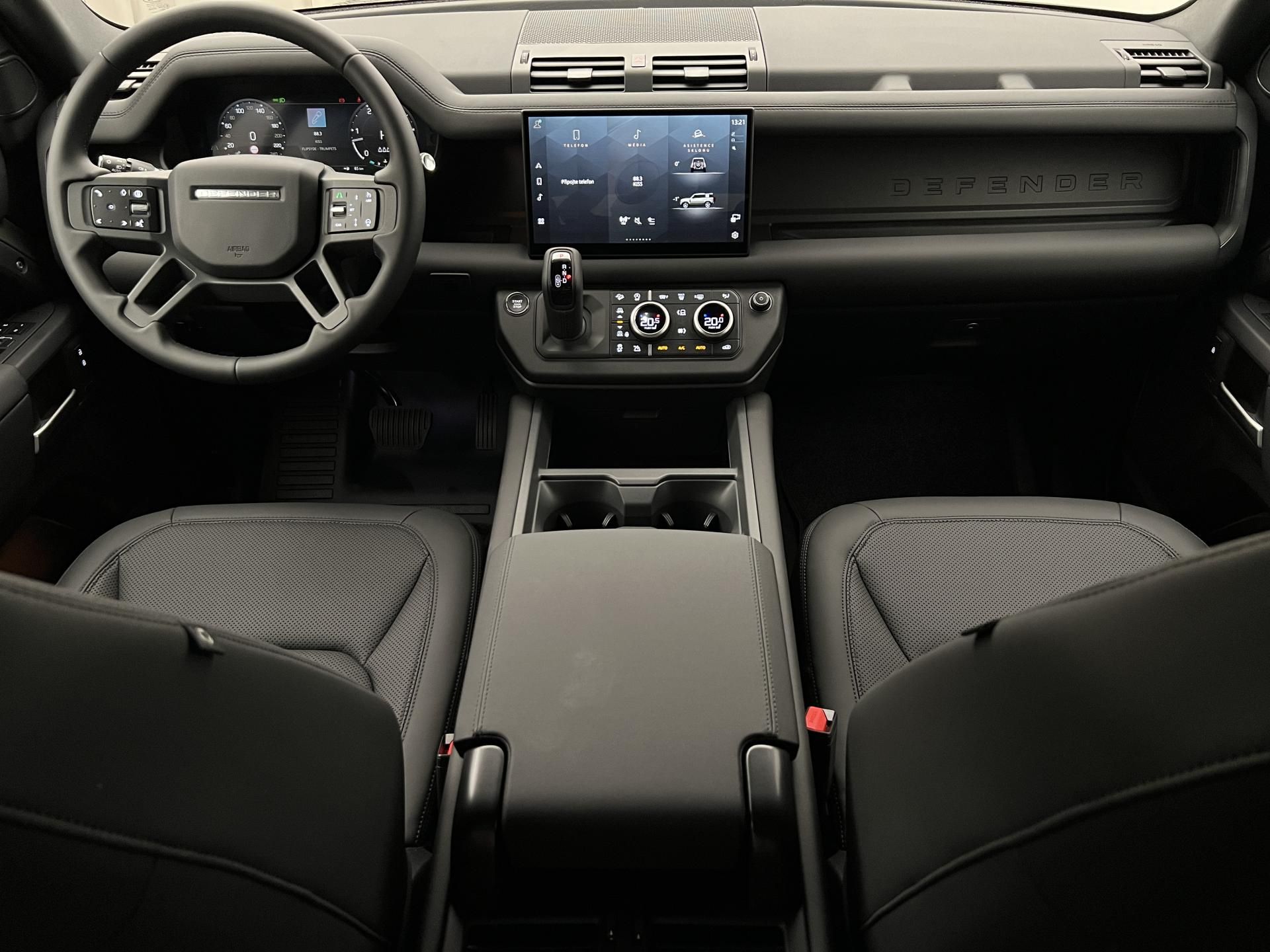 Land Rover Defender, 110 D250 X-DYNAMIC SE AWD AUT - fotka 2