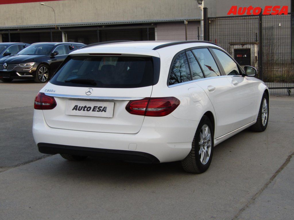 Mercedes-Benz Třídy C, 1.6 d C 200 d,1.maj,ČR,AT - fotka 4