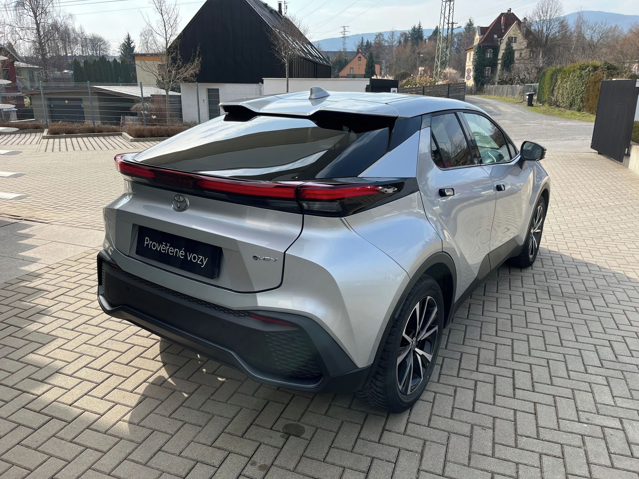 Toyota C-HR, 2.0 Hybrid e-CVT Style - fotka 6