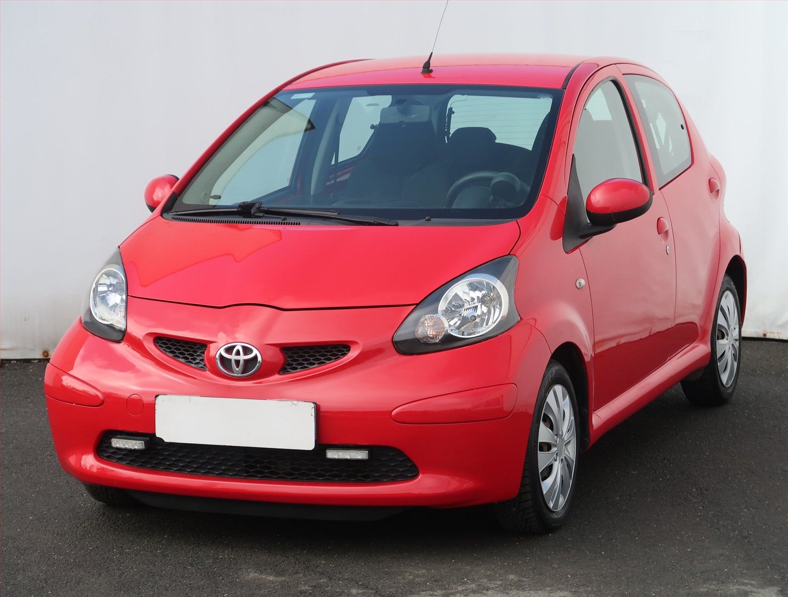 Toyota Aygo, 1.4 D-4D, NOVÁ CENA, rezervace - fotka 2