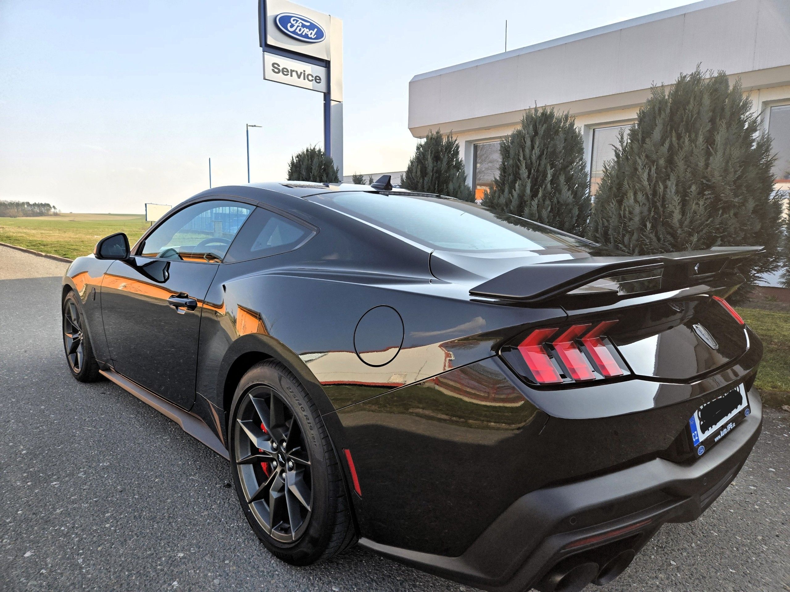 Ford Mustang, 5.0 Ti-VCT V8 DARK HORSE - fotka 3