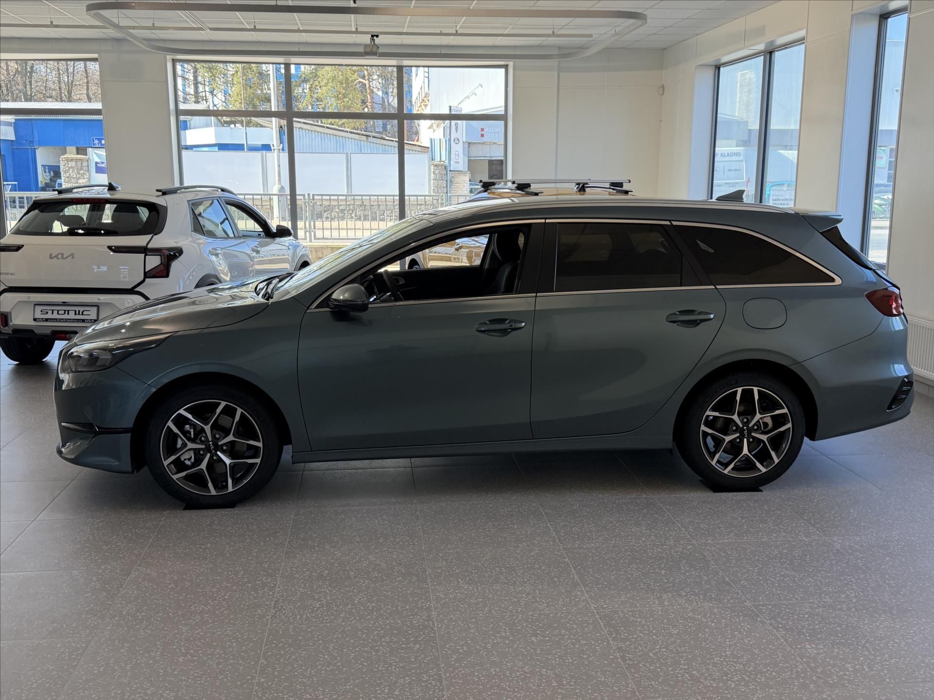 Kia Cee´d, 1,5 T-GDI SW 7DCT TOP+Business - fotka 6