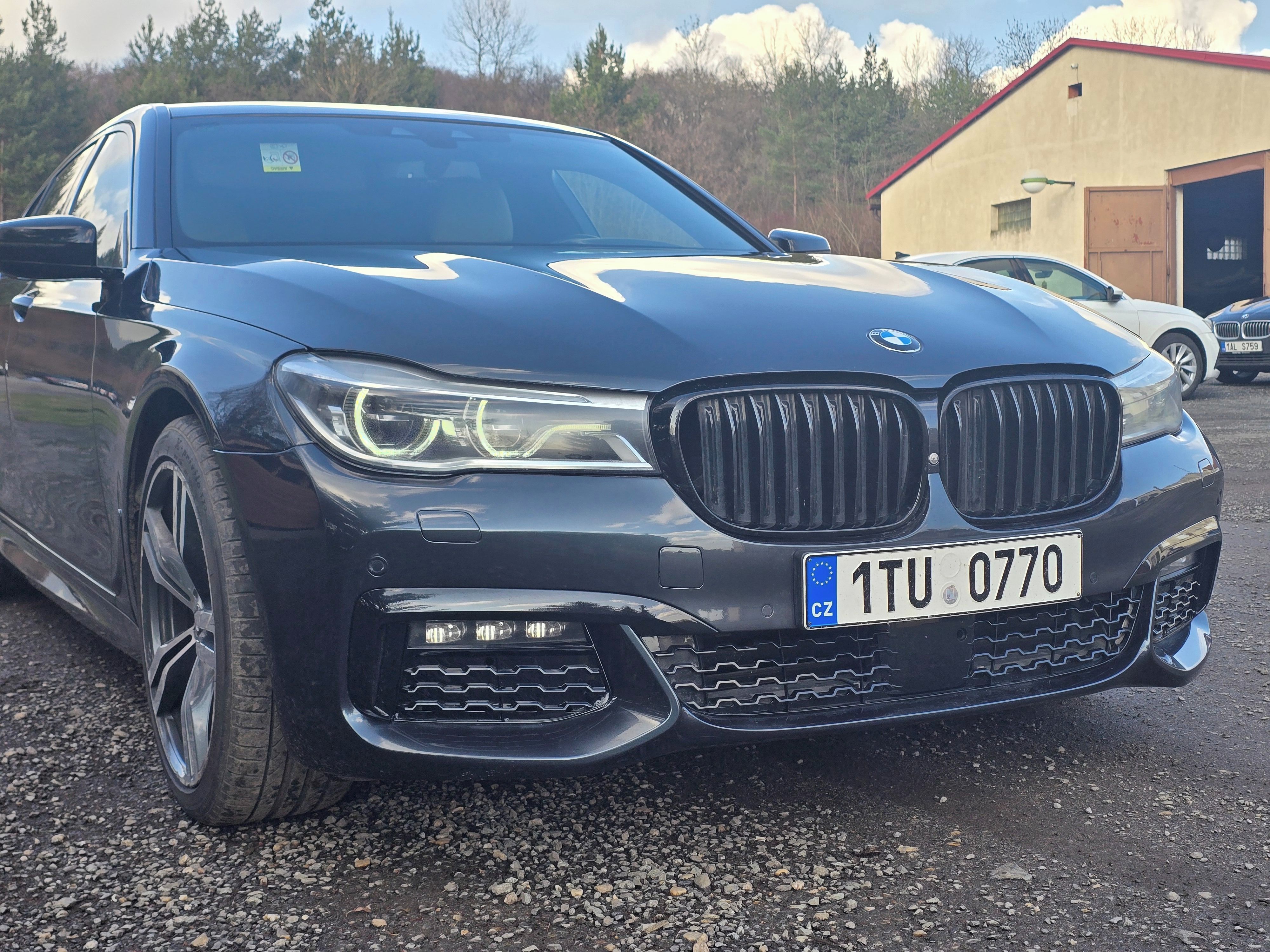 BMW Řada 7 - fotka 4