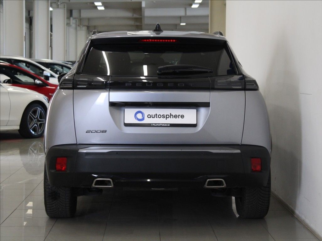 Peugeot 2008, 1,2 PureTech 130 EAT8 Allure - fotka 4