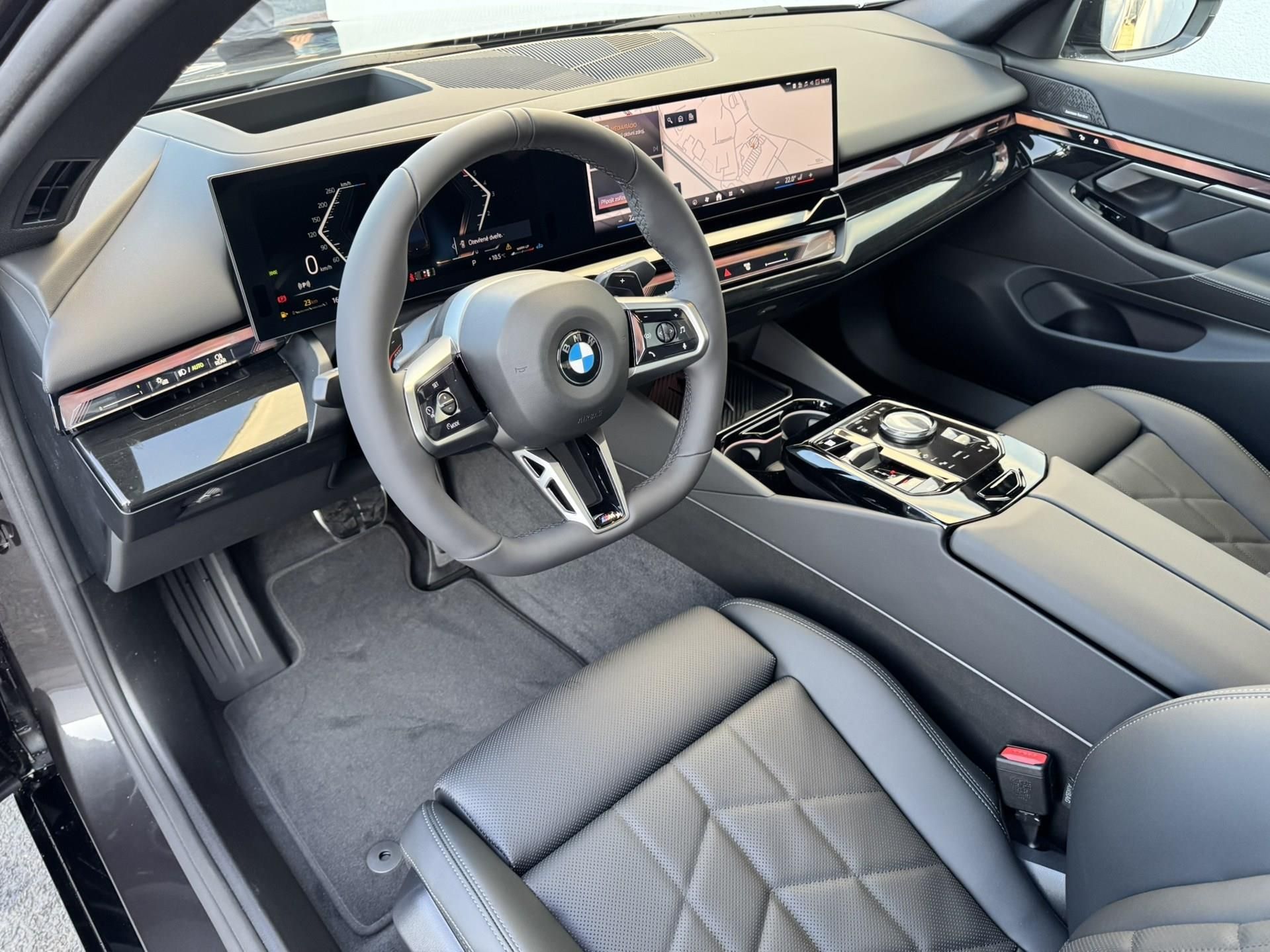 BMW Řada 5, 540d xDrive Sedan - fotka 5