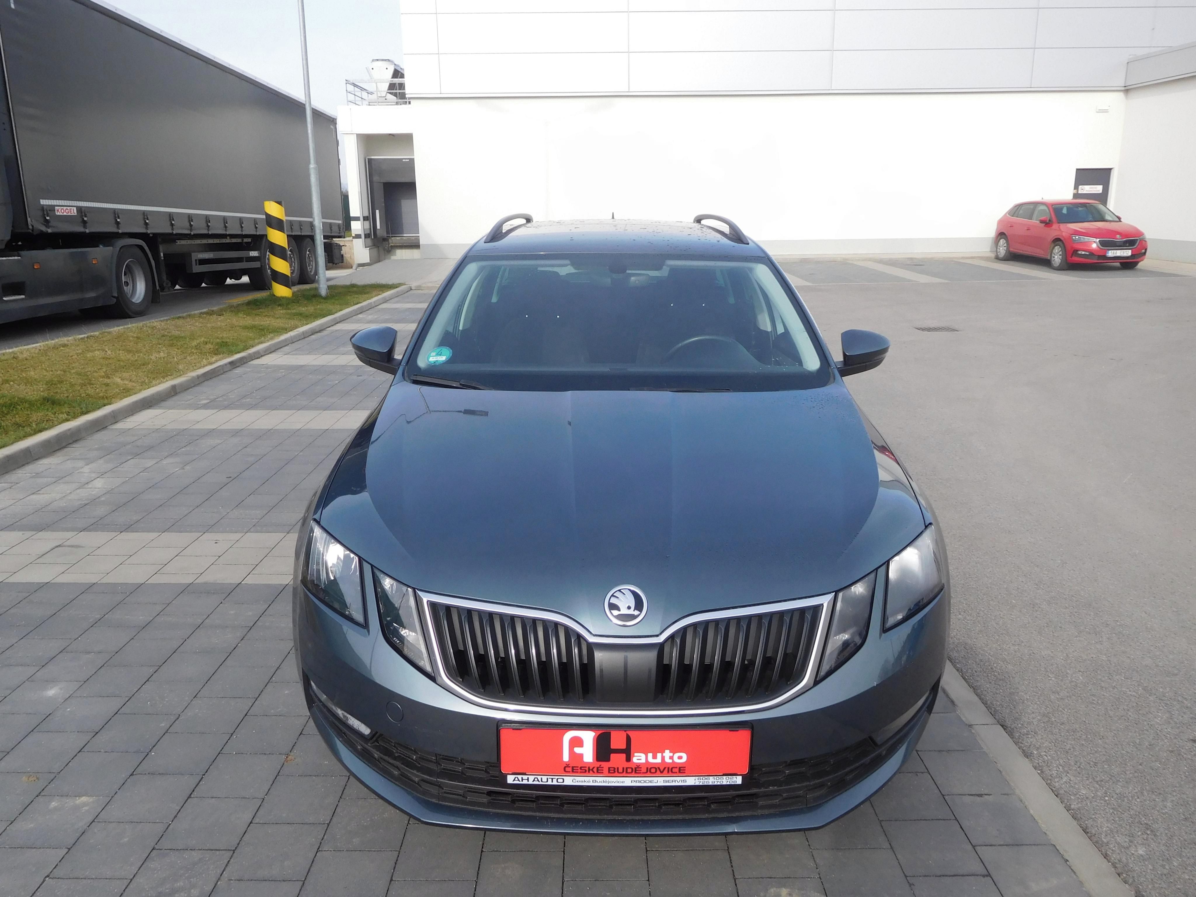Škoda Octavia, 1.4 TSi Ambition, 110 kW, Navi - fotka 6