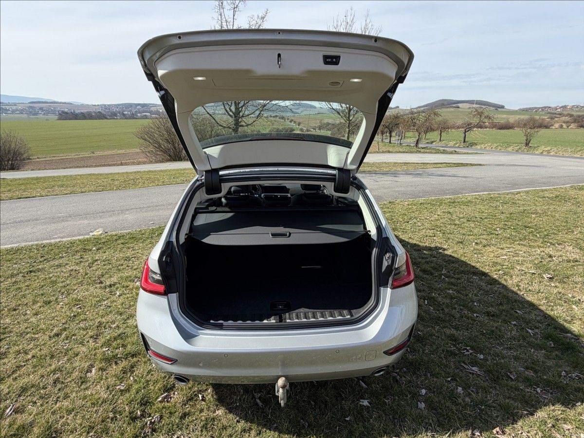 BMW Řada 3, 320d Touring 120kW - fotka 6