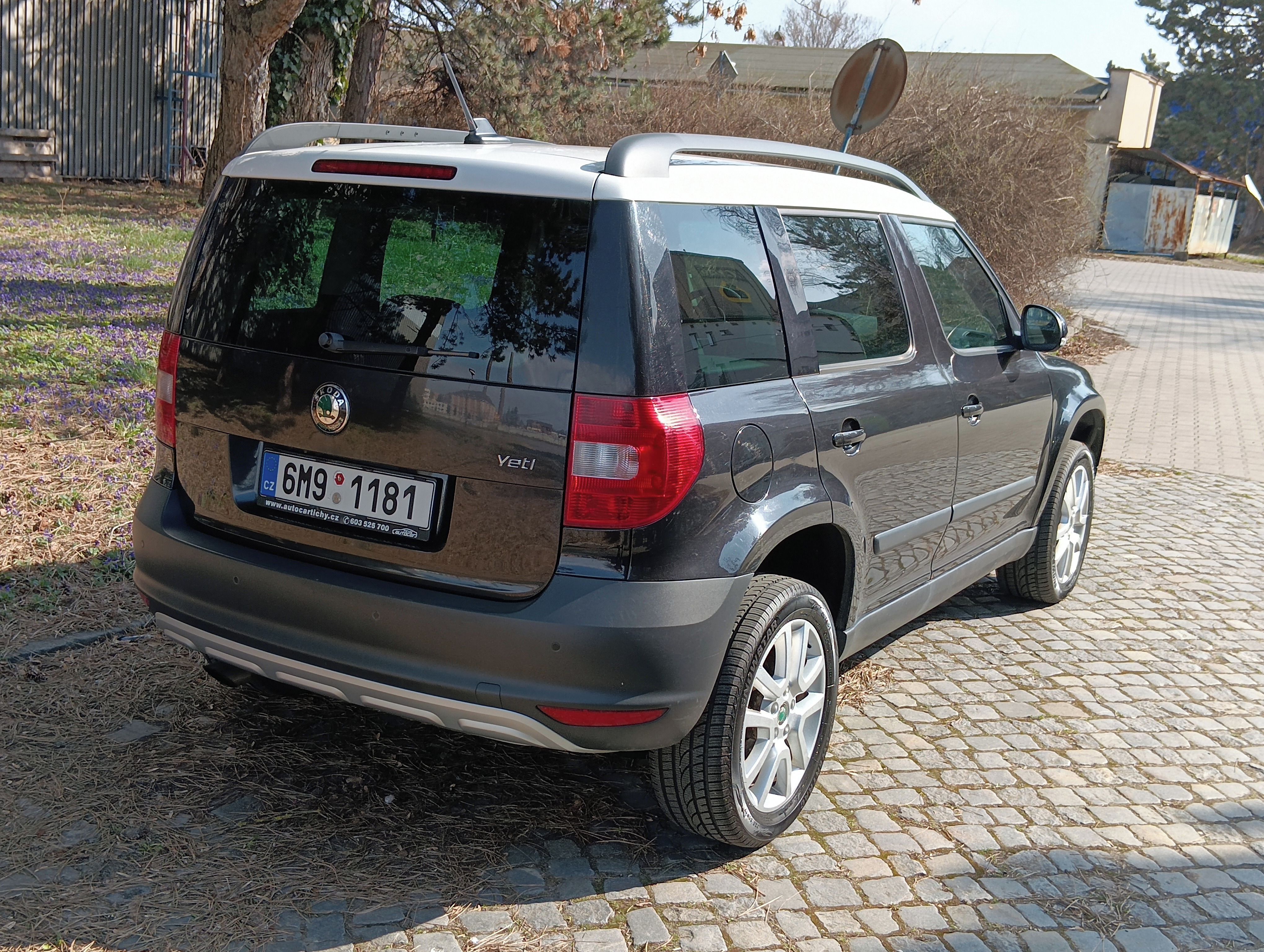 Škoda Yeti, 1.2 Tsi/77 kW, DSG, vyhřev - fotka 6