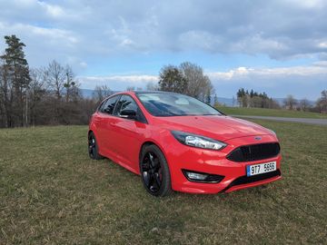 Ford Focus Red & Black Edition