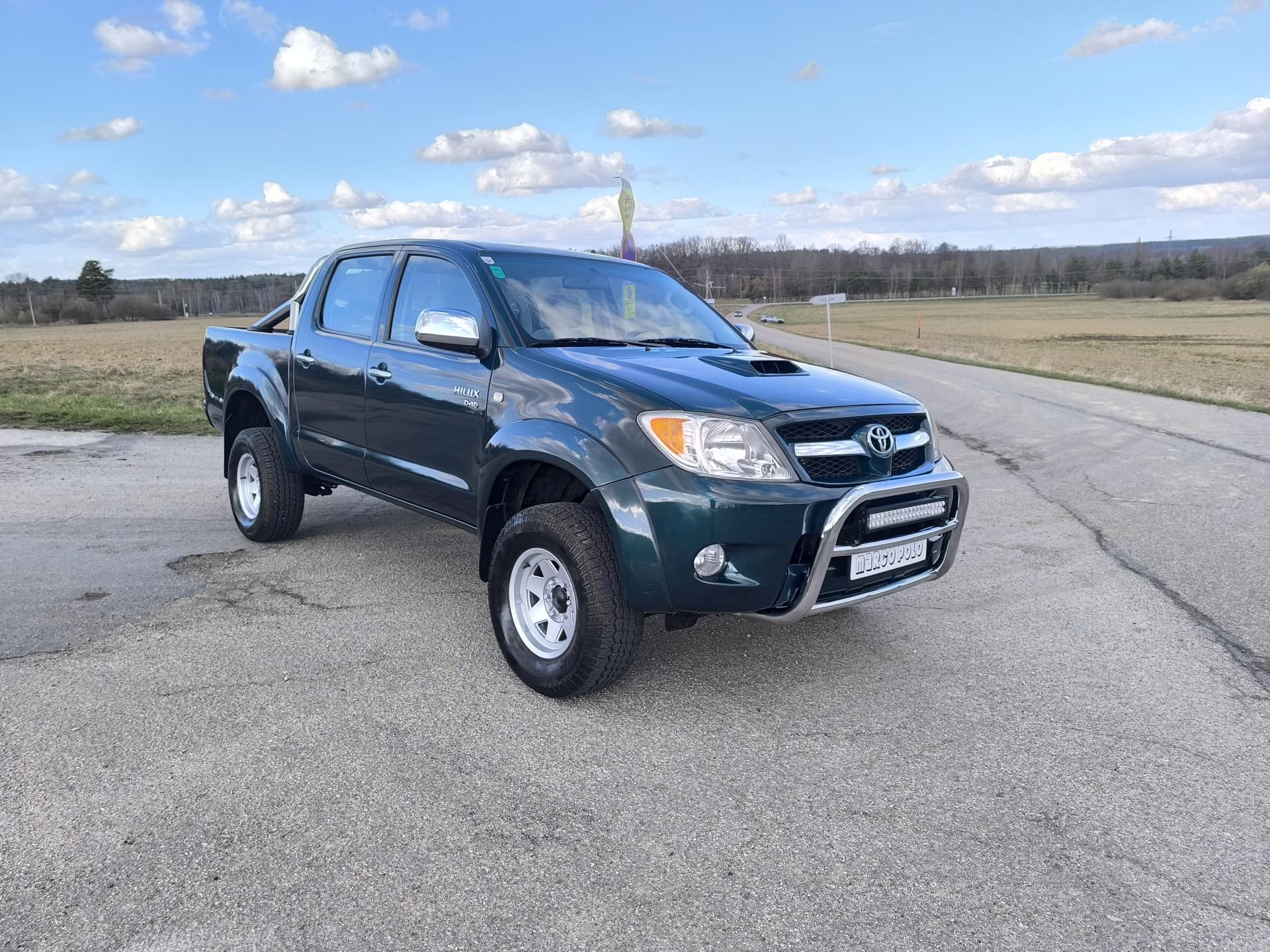 Toyota Hilux, 2.5 D-4D SERVISNÍ KN,DOL KM
