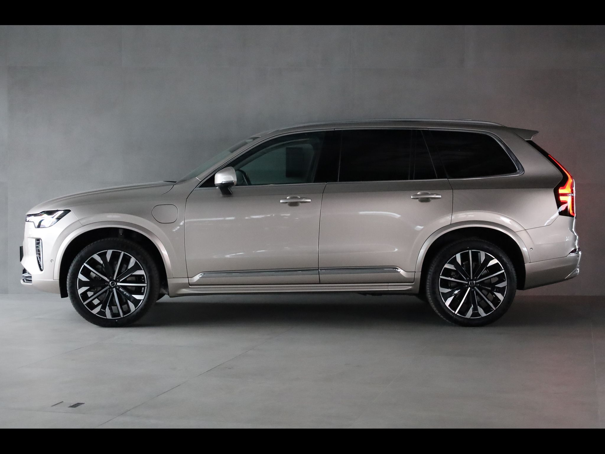 Volvo XC90, T8 AWD PLUS Bright, H/K - fotka 2
