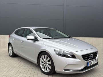 Volvo V40 D2