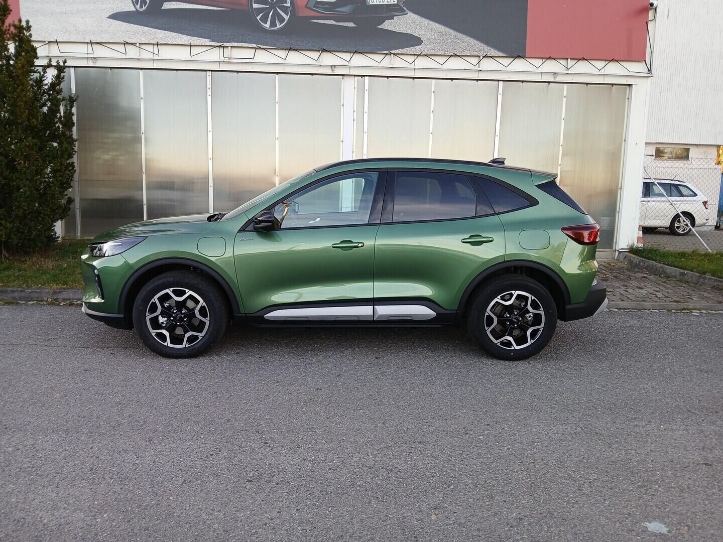 Ford Kuga, 5D 2,5 Duratec Hybrid (PHEV) 1 - fotka 2
