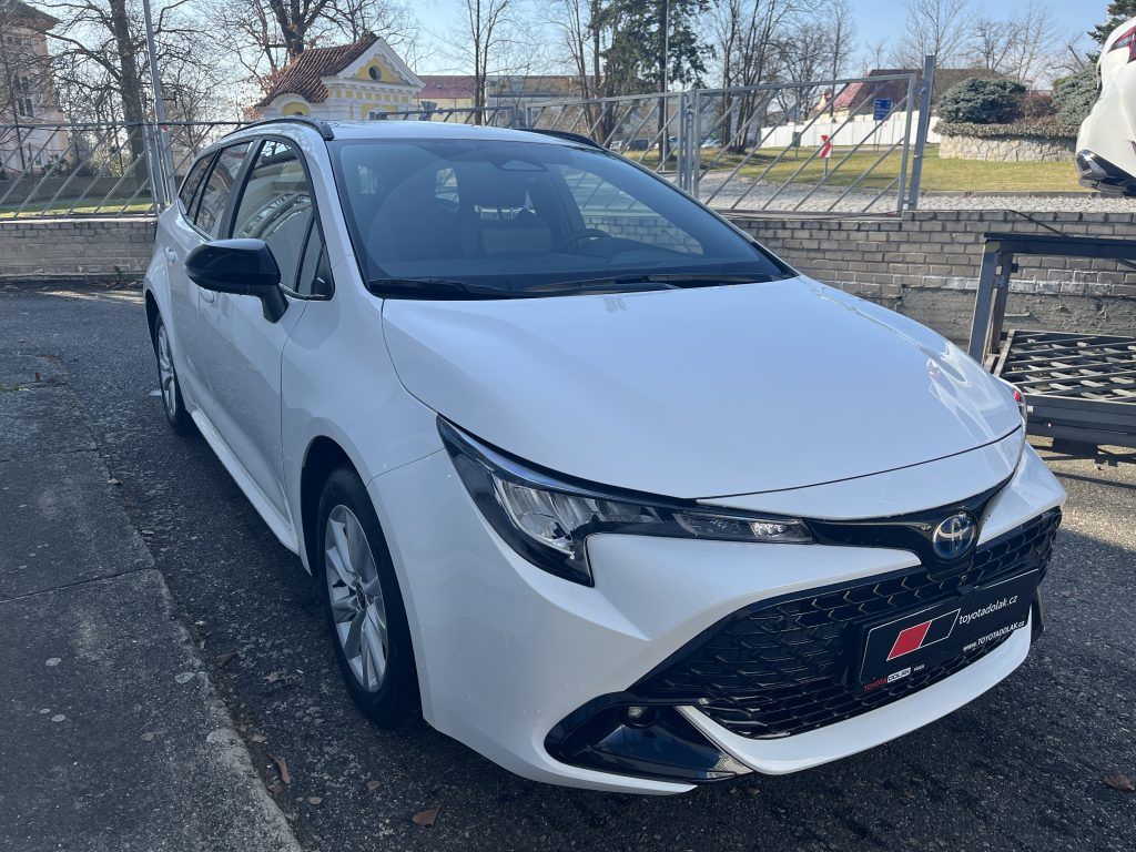 Toyota Corolla, 1.8 hybrid Comfort - fotka 3
