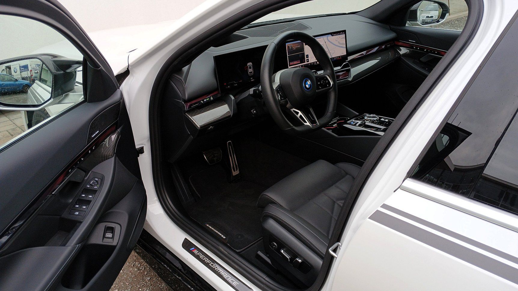 BMW i5 - fotka 5